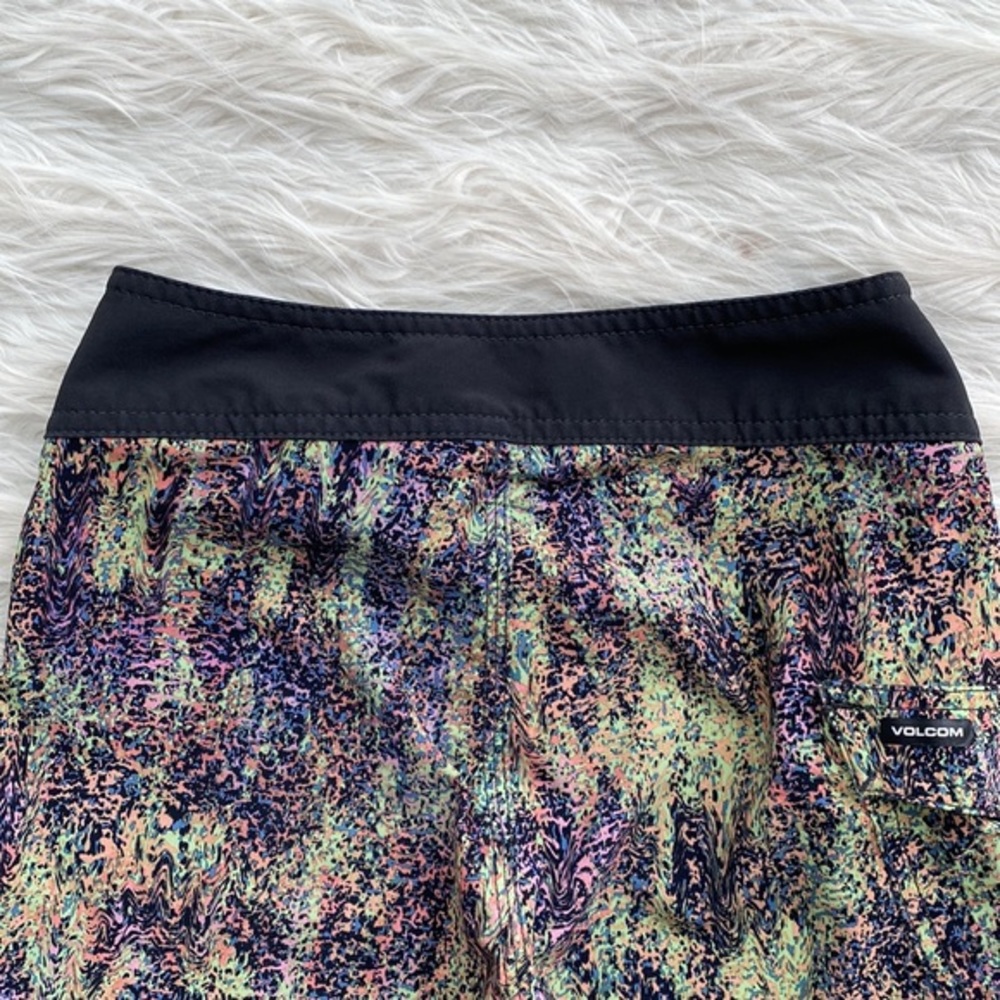 Volcom | Mod-Tech Multicolored Print Board Shorts - Picture 10 of 14